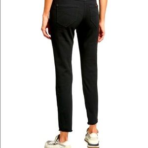 Modern sophisticated jeans with tags attached fits too small on her it’s a deal